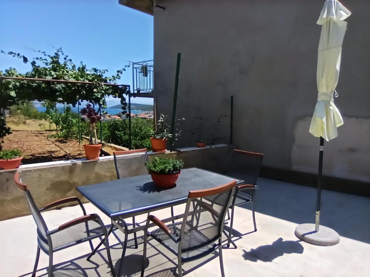 Apartmani Mislav Slatine Exterior photo