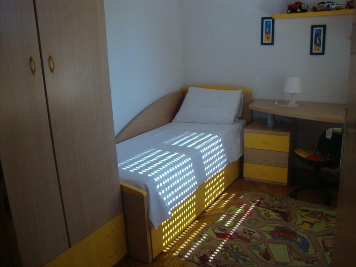 Apartmani Mislav Slatine Exterior photo